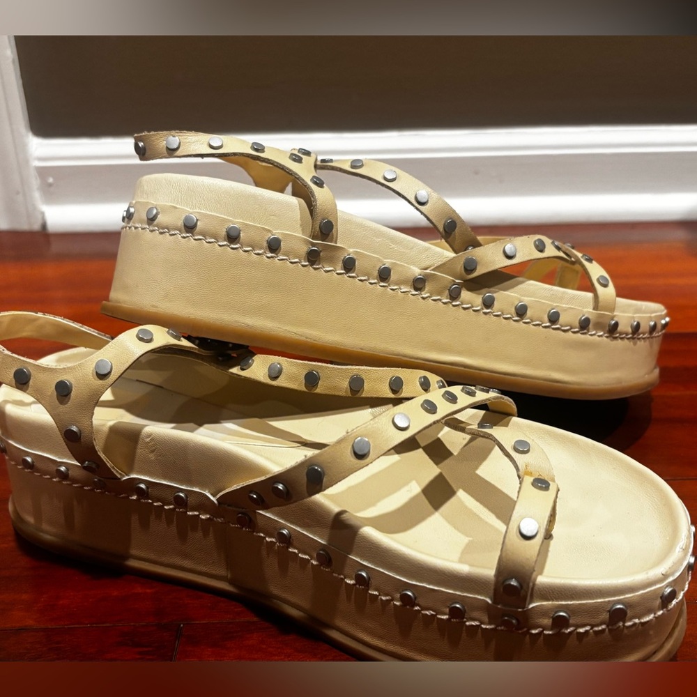 Dolce vita flatform sandals